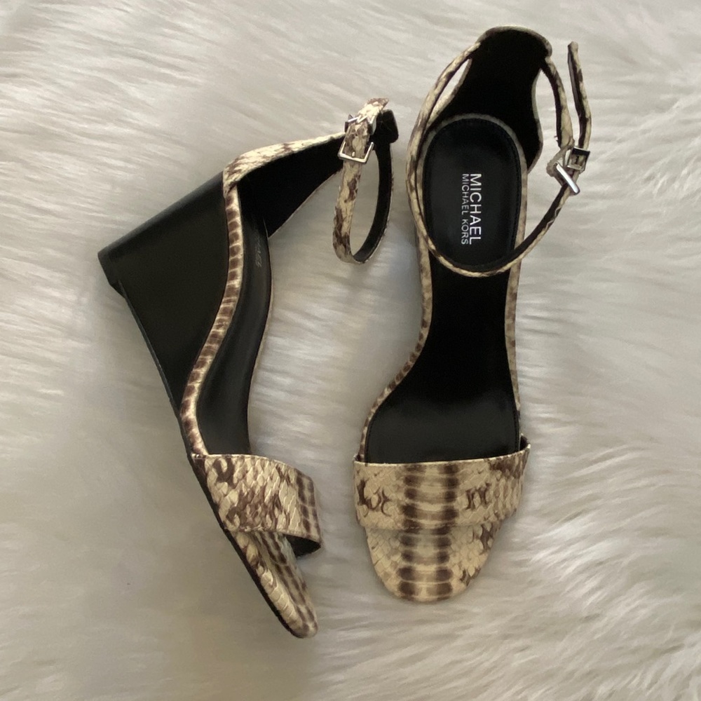 NEW w/o Box-MICHAEL KORS Snake Fiona Wedges 8 - Picture 2 of 6